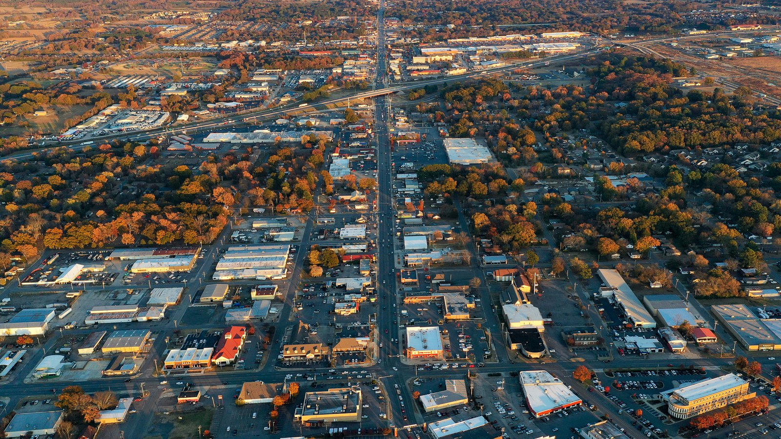 Oak Street Highway 64 in Conway Arkansas